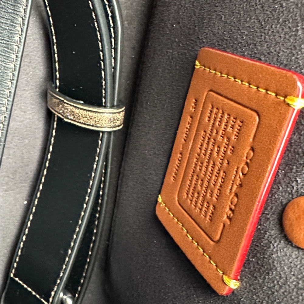 Soft Empire Carryall Bag 28 In Loved Leather - Picture 6 of 9